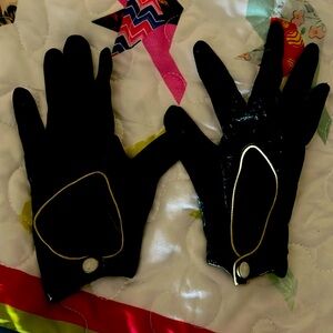 Vintage women’s black all leather gloves sz XS